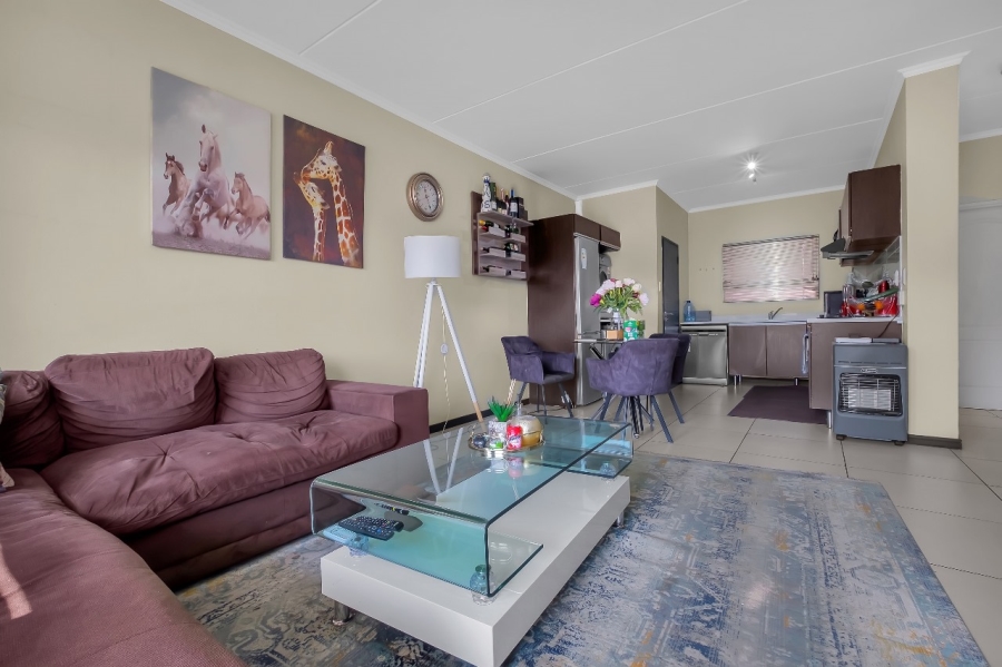To Let 2 Bedroom Property for Rent in Fourways Gauteng