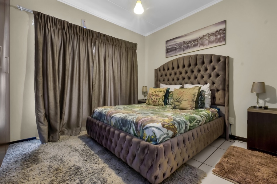 To Let 2 Bedroom Property for Rent in Fourways Gauteng