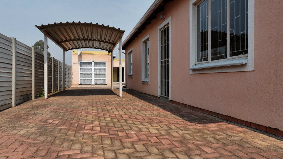 3 Bedroom Property for Sale in Sky City Gauteng