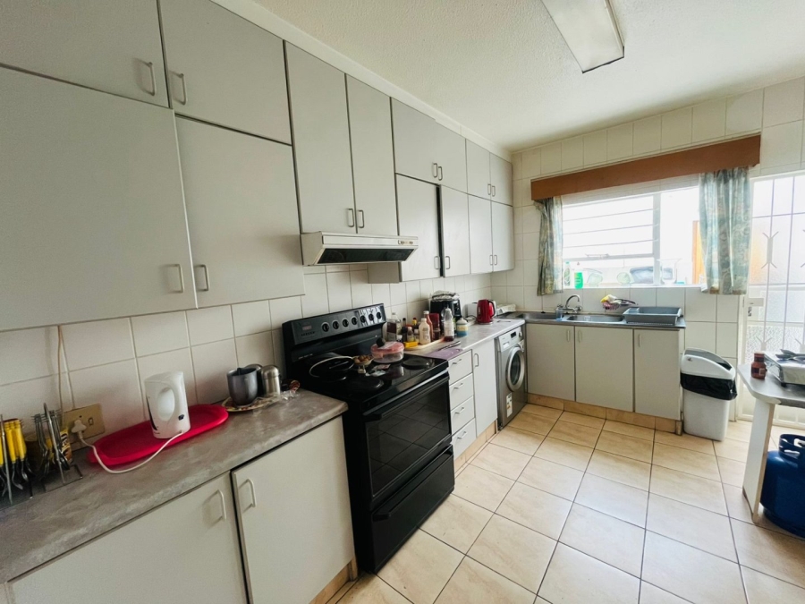 3 Bedroom Property for Sale in Fairland Gauteng