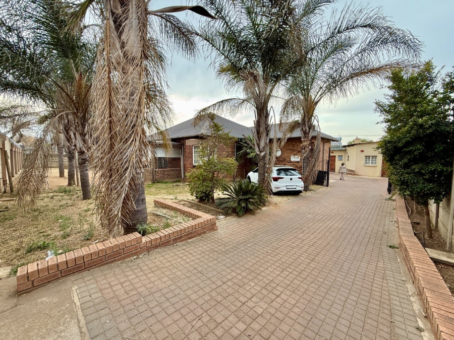 10 Bedroom Property for Sale in Kenilworth Gauteng