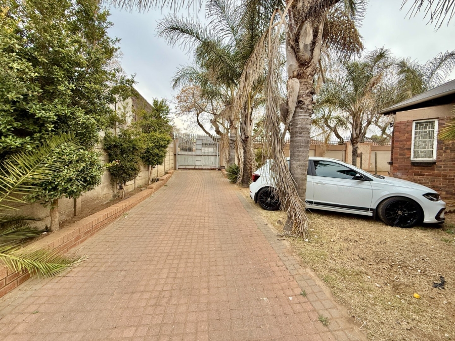 10 Bedroom Property for Sale in Kenilworth Gauteng
