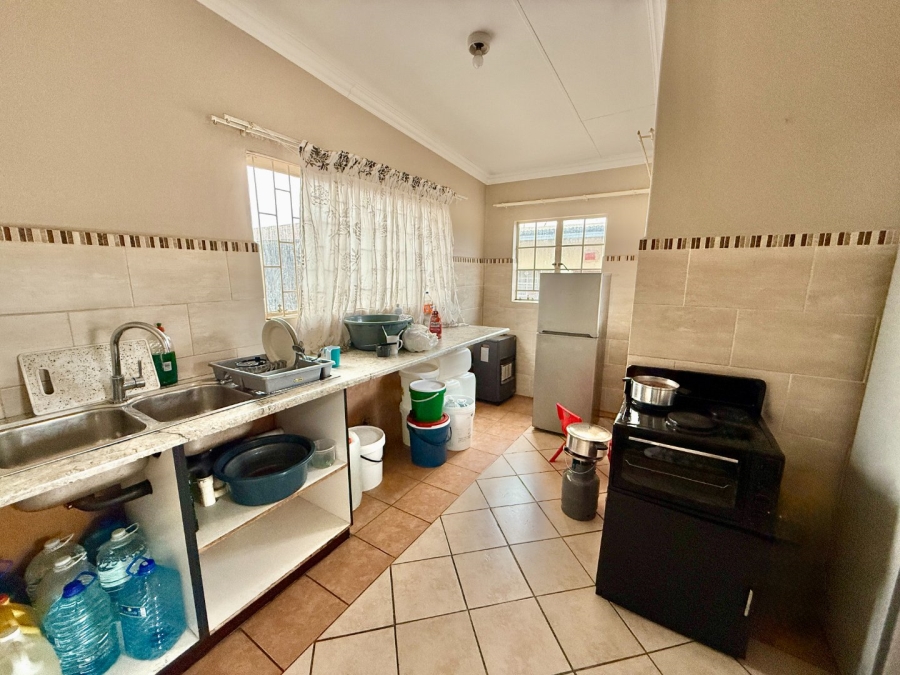 10 Bedroom Property for Sale in Kenilworth Gauteng