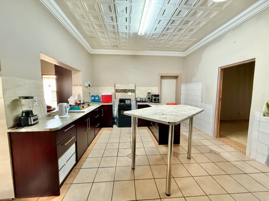 10 Bedroom Property for Sale in Kenilworth Gauteng