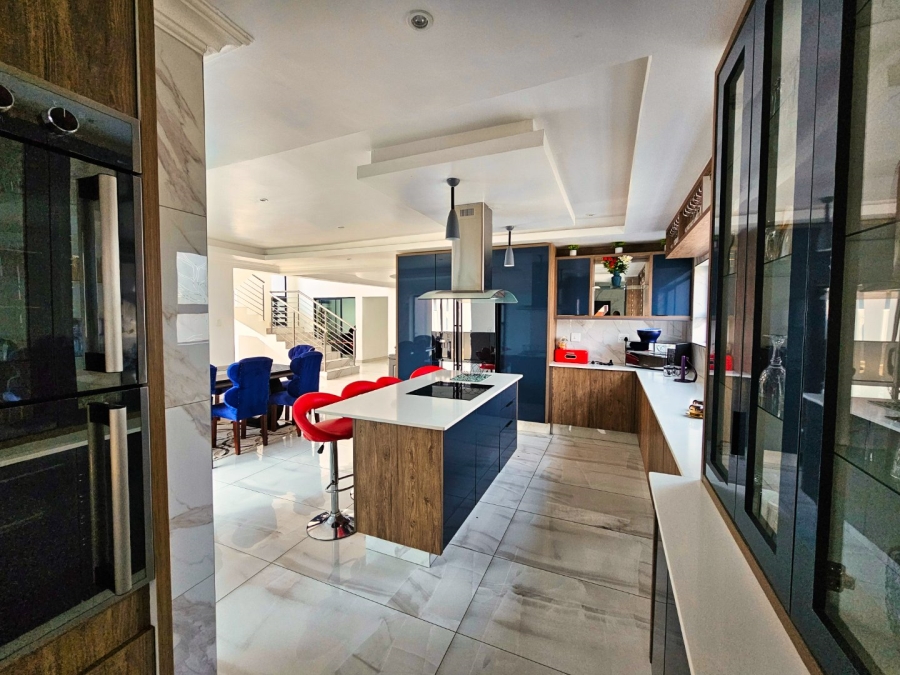 5 Bedroom Property for Sale in Helderwyk Gauteng