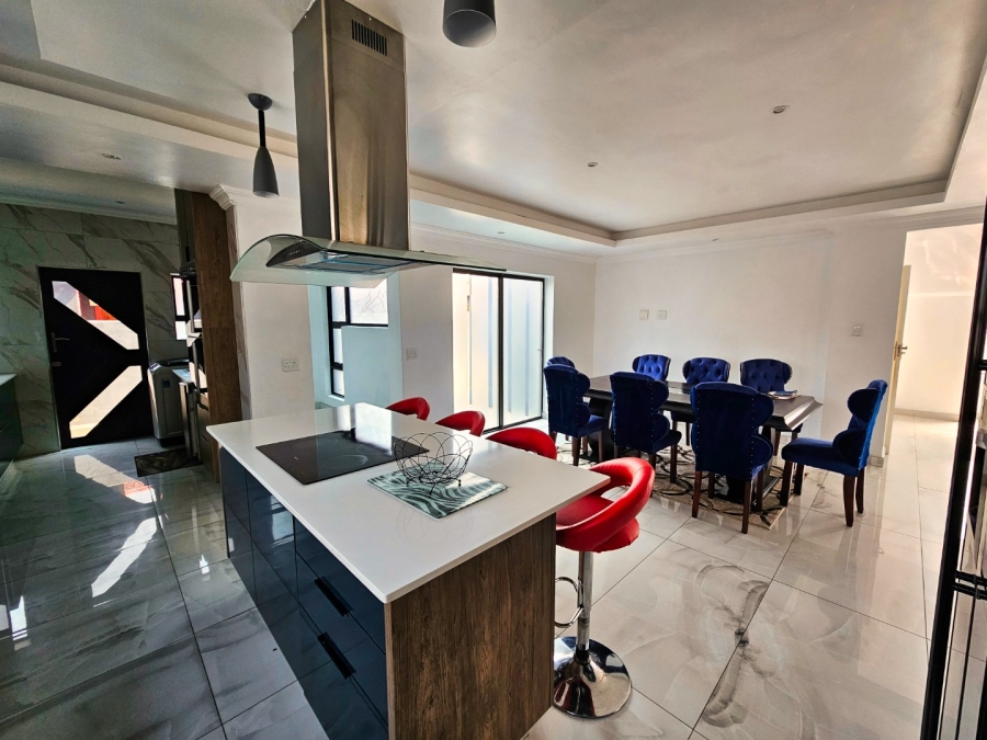 5 Bedroom Property for Sale in Helderwyk Gauteng