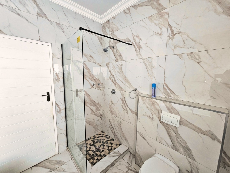 5 Bedroom Property for Sale in Helderwyk Gauteng