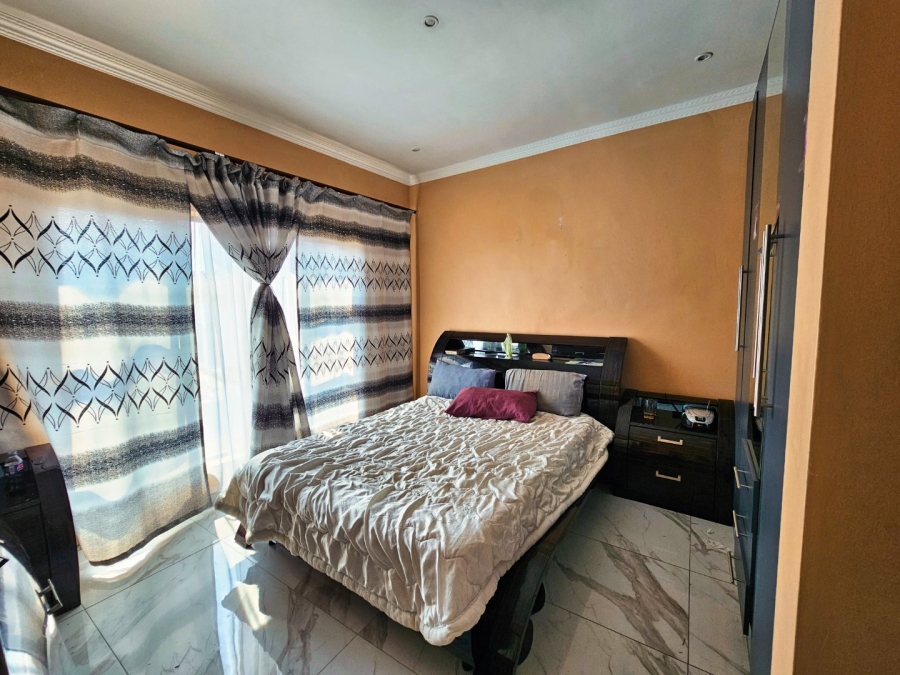 5 Bedroom Property for Sale in Helderwyk Gauteng