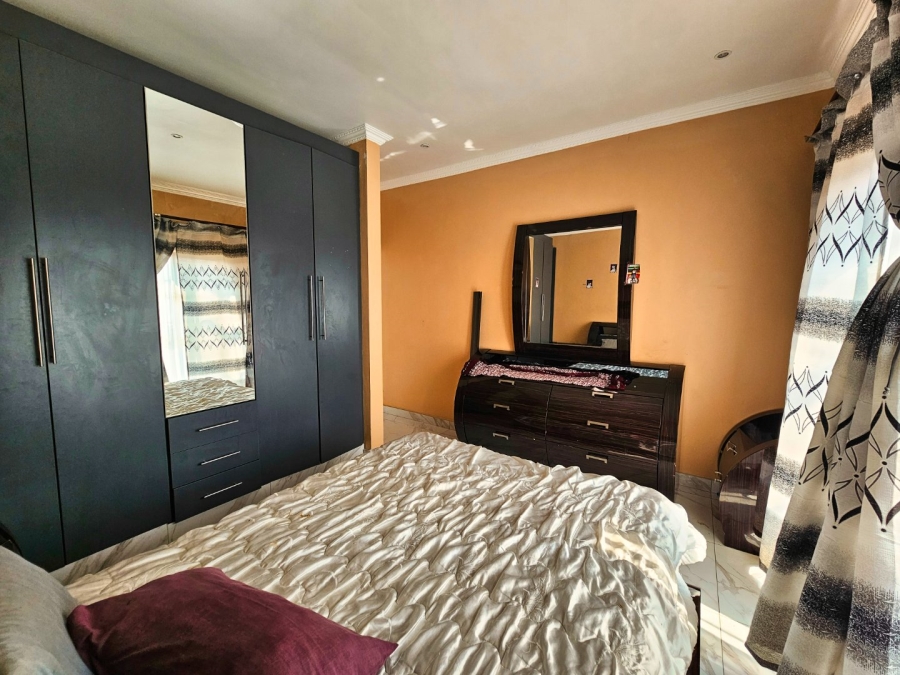 5 Bedroom Property for Sale in Helderwyk Gauteng