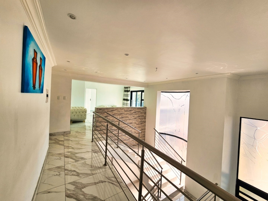 5 Bedroom Property for Sale in Helderwyk Gauteng