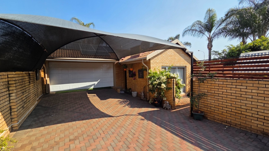 3 Bedroom Property for Sale in Amberfield Gauteng