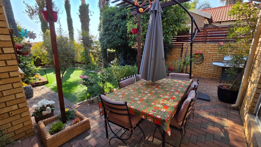 3 Bedroom Property for Sale in Amberfield Gauteng