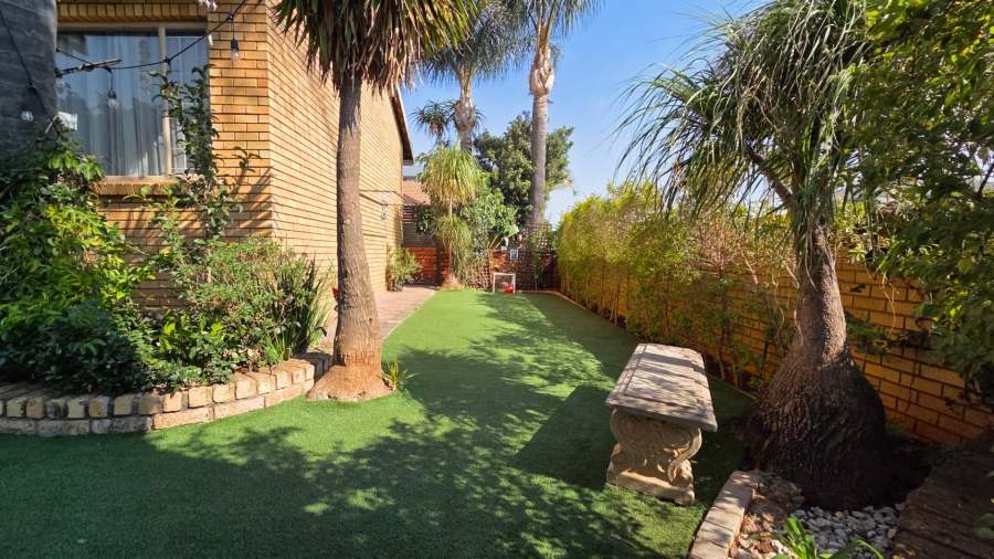3 Bedroom Property for Sale in Amberfield Gauteng