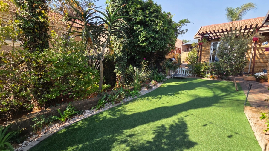 3 Bedroom Property for Sale in Amberfield Gauteng