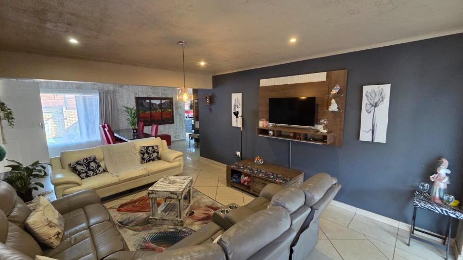 3 Bedroom Property for Sale in Amberfield Gauteng