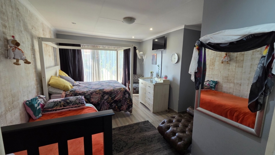 3 Bedroom Property for Sale in Amberfield Gauteng