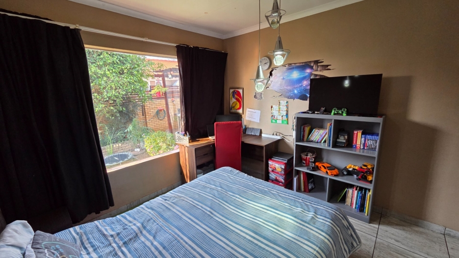 3 Bedroom Property for Sale in Amberfield Gauteng