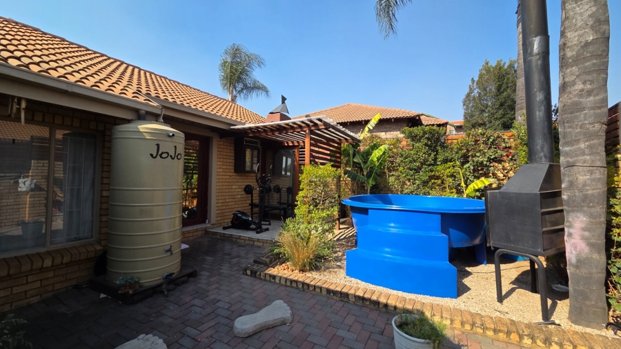 3 Bedroom Property for Sale in Amberfield Gauteng