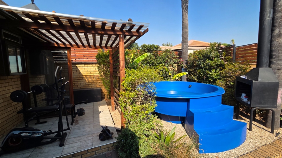 3 Bedroom Property for Sale in Amberfield Gauteng