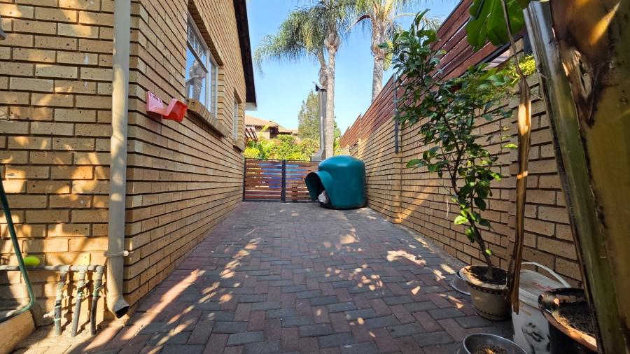 3 Bedroom Property for Sale in Amberfield Gauteng