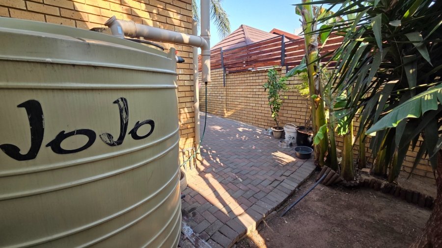 3 Bedroom Property for Sale in Amberfield Gauteng