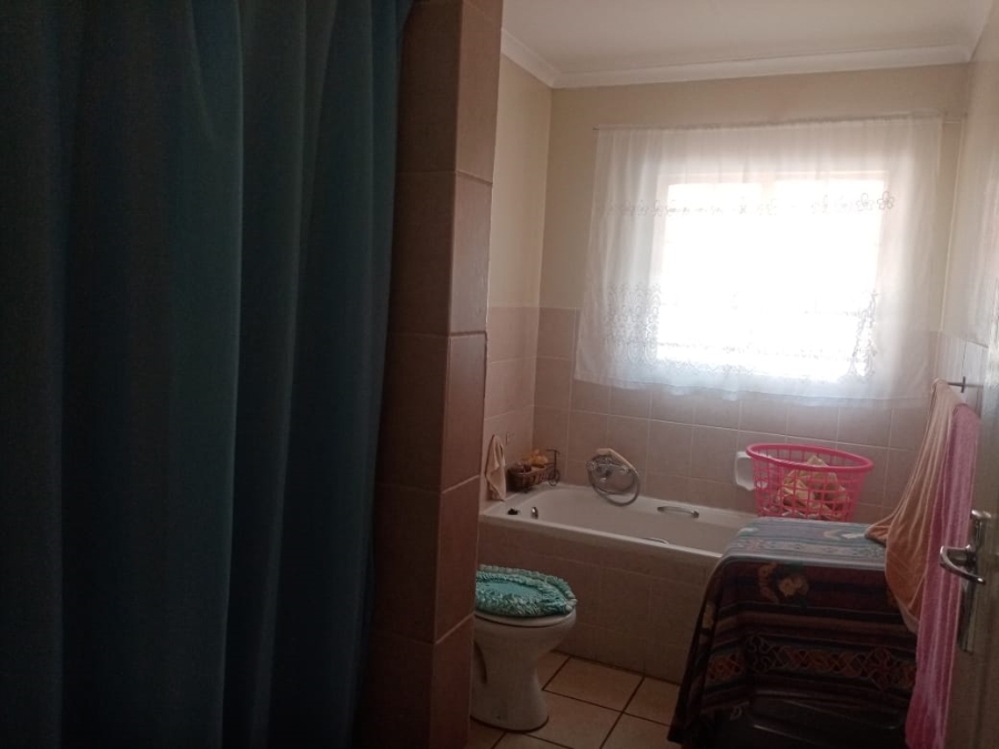3 Bedroom Property for Sale in Dorandia Gauteng