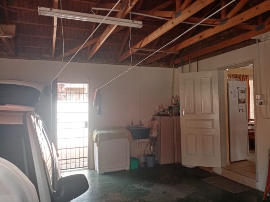 3 Bedroom Property for Sale in Dorandia Gauteng