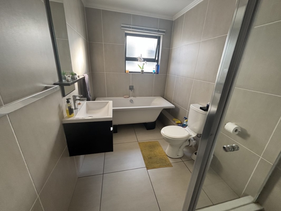 2 Bedroom Property for Sale in Greenstone Ridge Gauteng