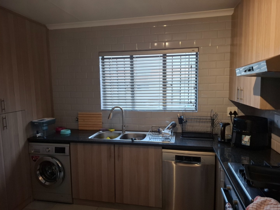 2 Bedroom Property for Sale in Greenstone Hill Gauteng