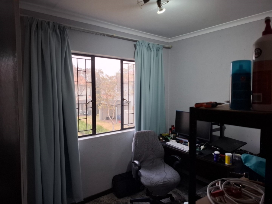 2 Bedroom Property for Sale in Greenstone Hill Gauteng