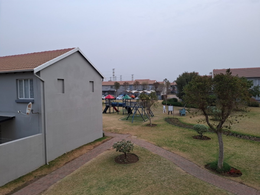 2 Bedroom Property for Sale in Greenstone Hill Gauteng
