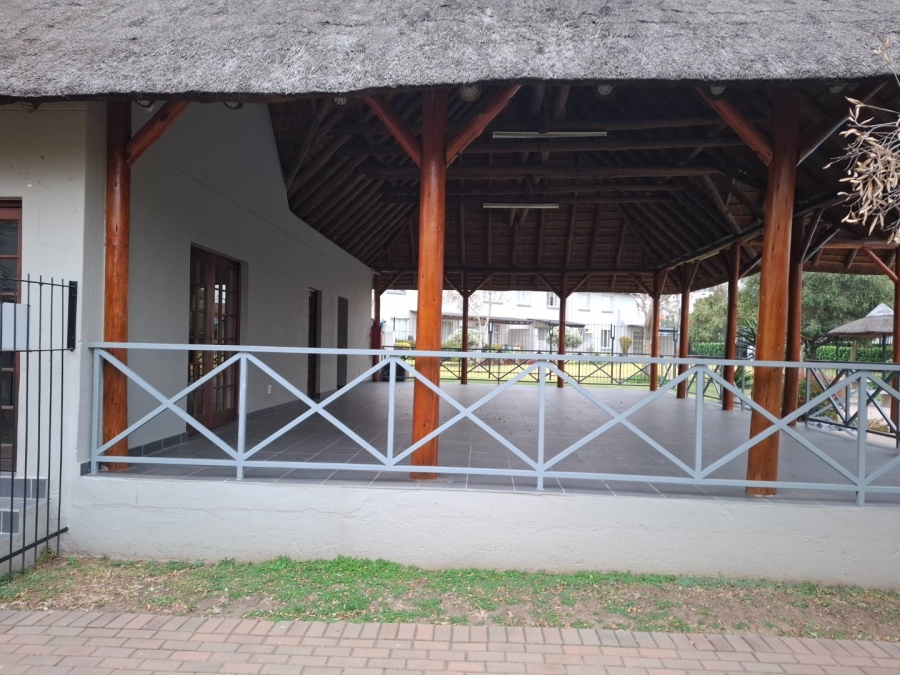 2 Bedroom Property for Sale in Greenstone Hill Gauteng