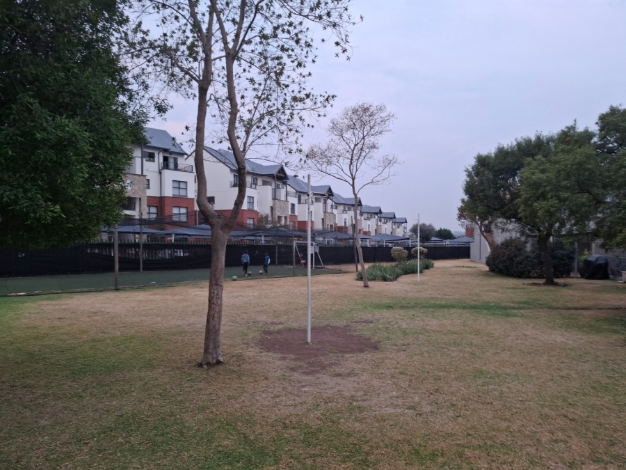 2 Bedroom Property for Sale in Greenstone Hill Gauteng