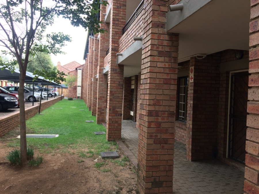 1 Bedroom Property for Sale in Noordwyk Gauteng