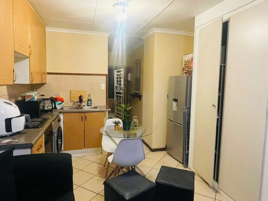 1 Bedroom Property for Sale in Noordwyk Gauteng