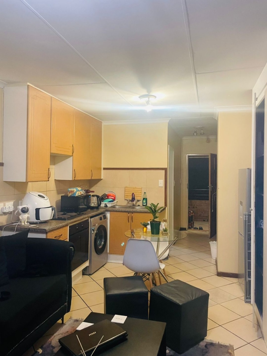 1 Bedroom Property for Sale in Noordwyk Gauteng