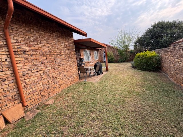 2 Bedroom Property for Sale in Amberfield Glen Gauteng