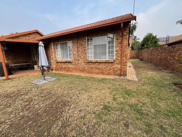 2 Bedroom Property for Sale in Amberfield Glen Gauteng