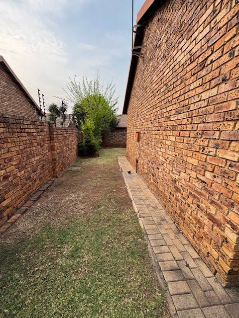 2 Bedroom Property for Sale in Amberfield Glen Gauteng