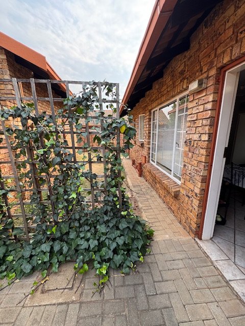 2 Bedroom Property for Sale in Amberfield Glen Gauteng