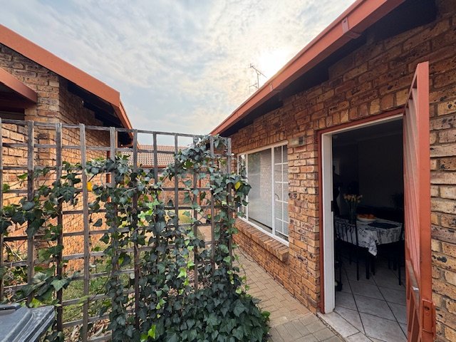 2 Bedroom Property for Sale in Amberfield Glen Gauteng