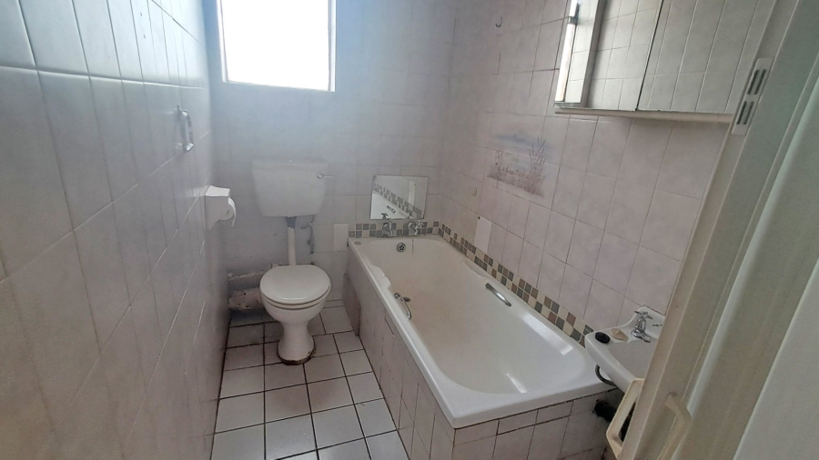 2 Bedroom Property for Sale in Gezina Gauteng