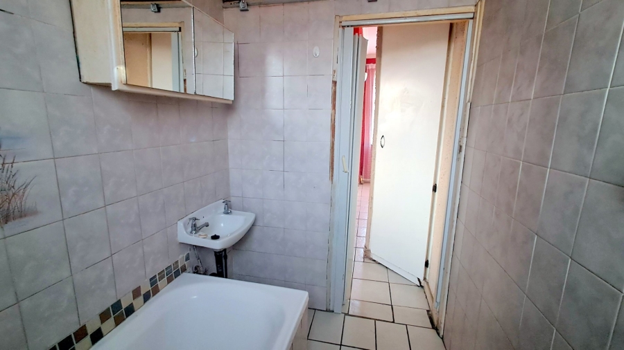 2 Bedroom Property for Sale in Gezina Gauteng