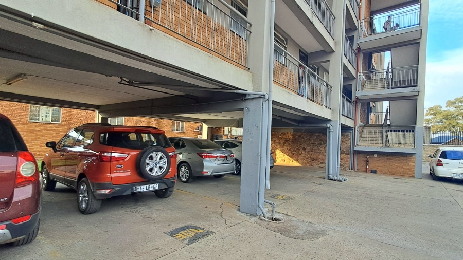 2 Bedroom Property for Sale in Gezina Gauteng