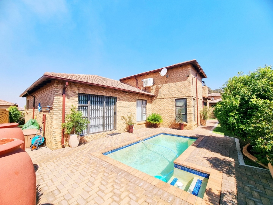 3 Bedroom Property for Sale in New Market Park Gauteng