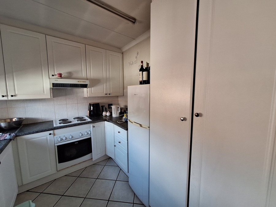 2 Bedroom Property for Sale in Amberfield Crest Estate Gauteng