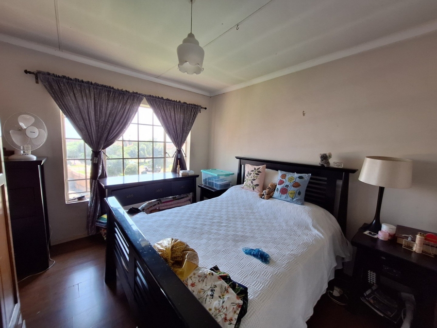 2 Bedroom Property for Sale in Amberfield Crest Estate Gauteng