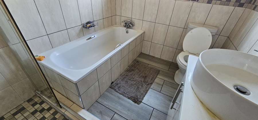 3 Bedroom Property for Sale in Heatherview Gauteng