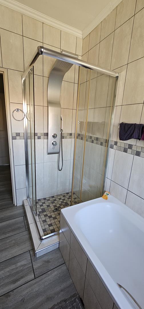 3 Bedroom Property for Sale in Heatherview Gauteng