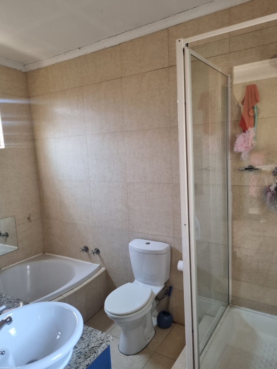 4 Bedroom Property for Sale in Sunnyridge Gauteng